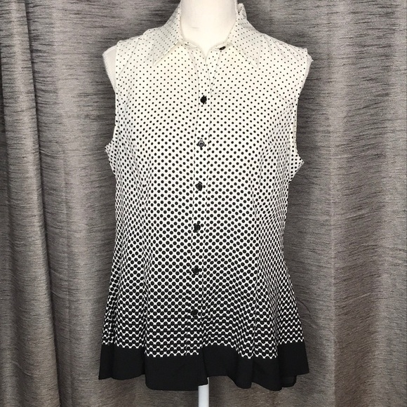 SIGNATURE COLLECTION MEDIUM B&W SLEEVELESS BUTTONUP BLOUSE - Picture 3 of 7